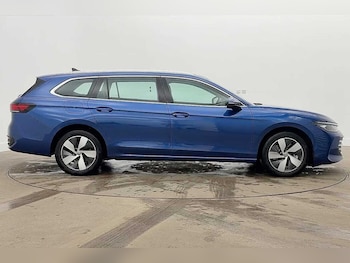 Used Volkswagen Passat 2025 for sale - 77820264: Photo