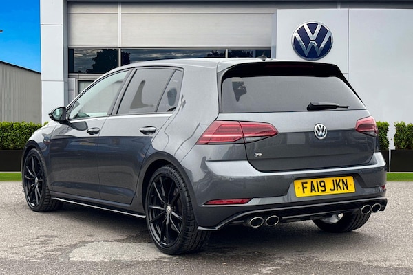 Used Volkswagen Golf 2019 for sale - 76274681: Photo 2