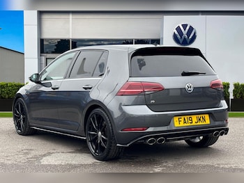 Used Volkswagen Golf 2019 for sale - 76274681: Photo 2
