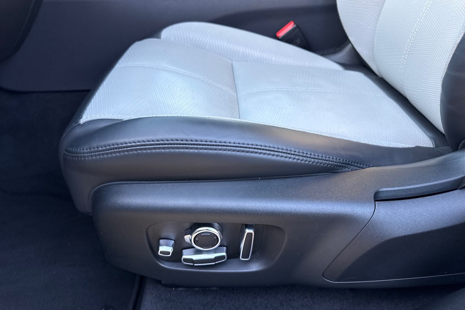 Used Land Rover Range Rover Velar 2023 for sale - 77093638: Photo 38