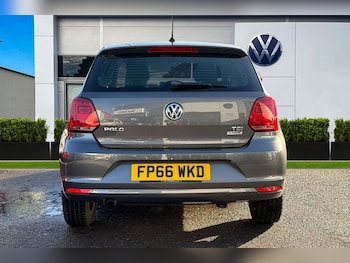 Used Volkswagen Polo 2016 for sale - 76610904: Photo