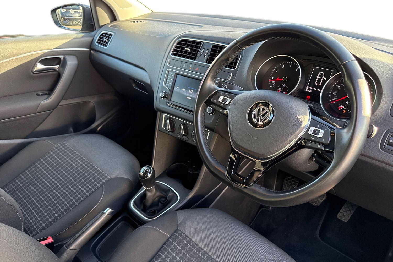 Used Volkswagen Polo 2016 for sale - 76610904: Photo 8