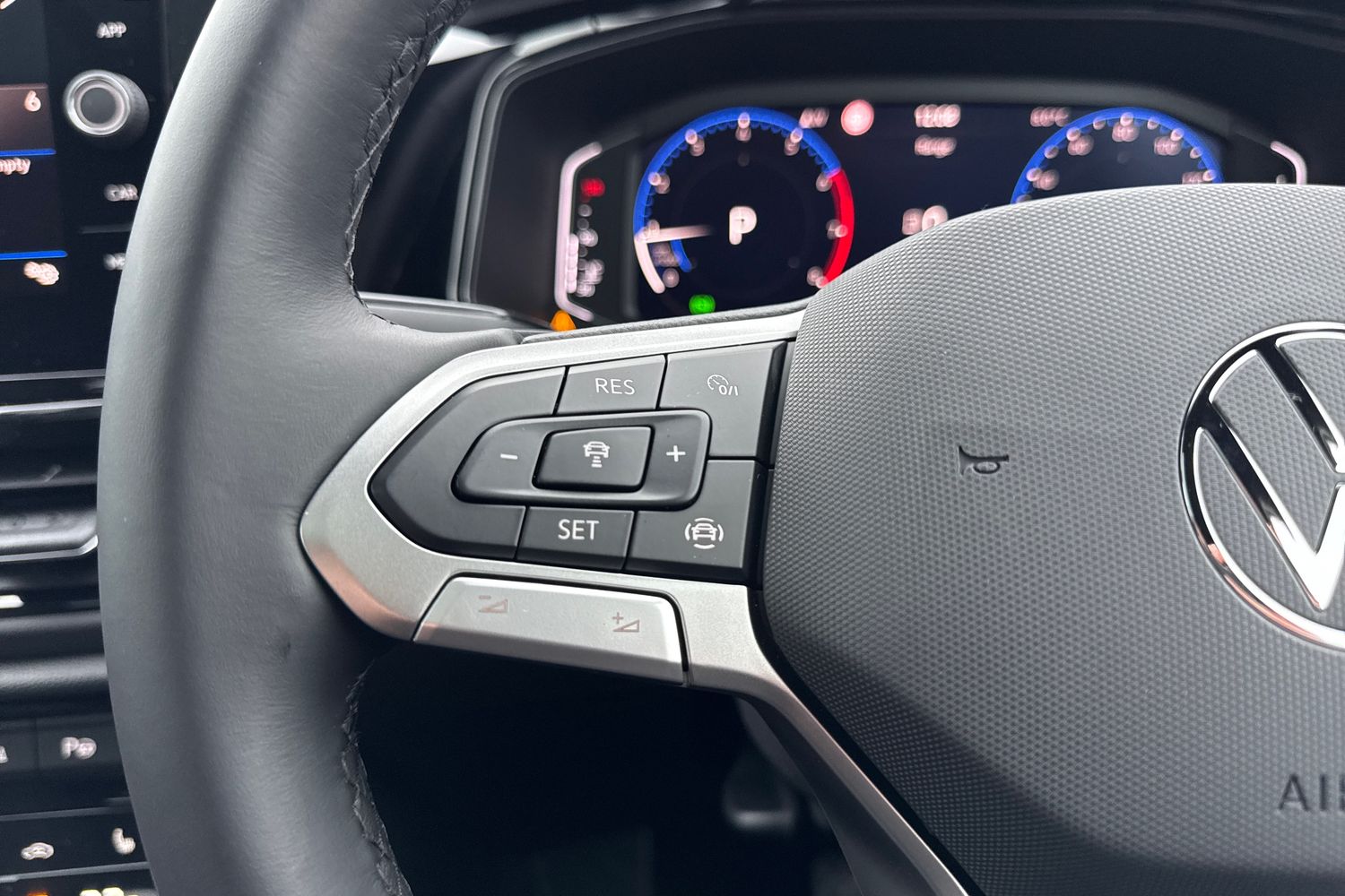 Used Volkswagen T-Roc 2025 for sale - 77044312: Photo 43