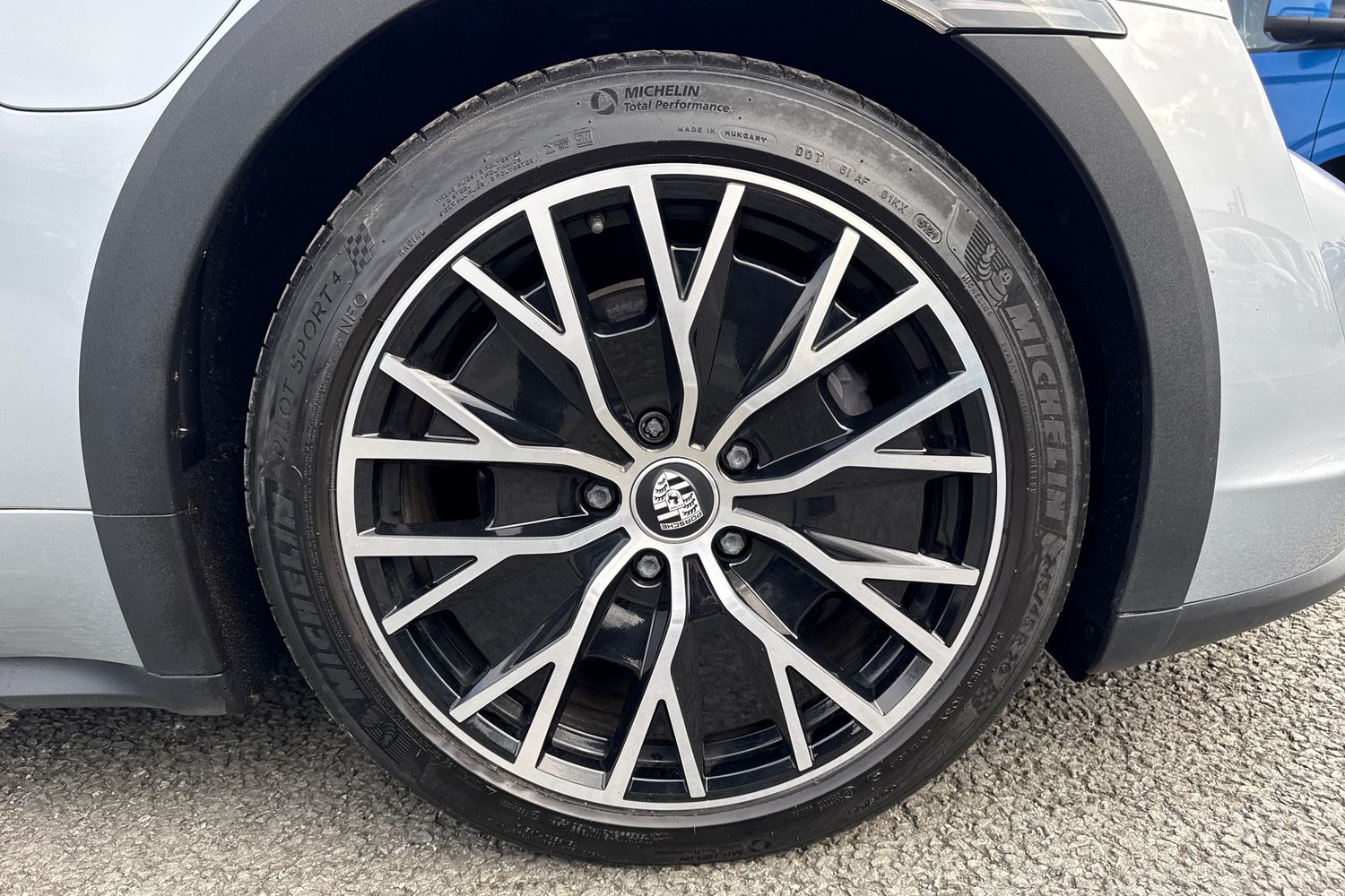 Used Porsche Taycan 2022 for sale - 77773987: Photo 10