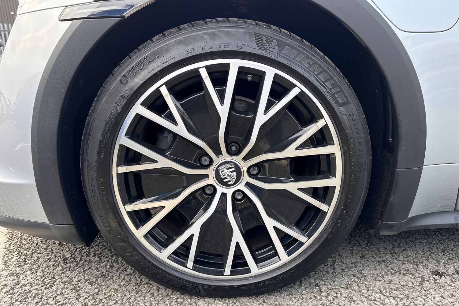 Used Porsche Taycan 2022 for sale - 77773987: Photo 12