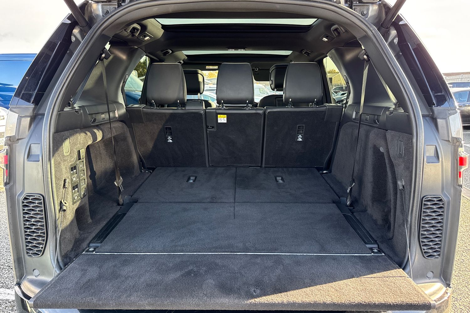 Used Land Rover Discovery 2021 for sale - 76411751: Photo 7