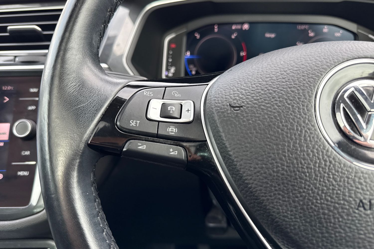 Used Volkswagen Tiguan 2018 for sale - 77849385: Photo 44