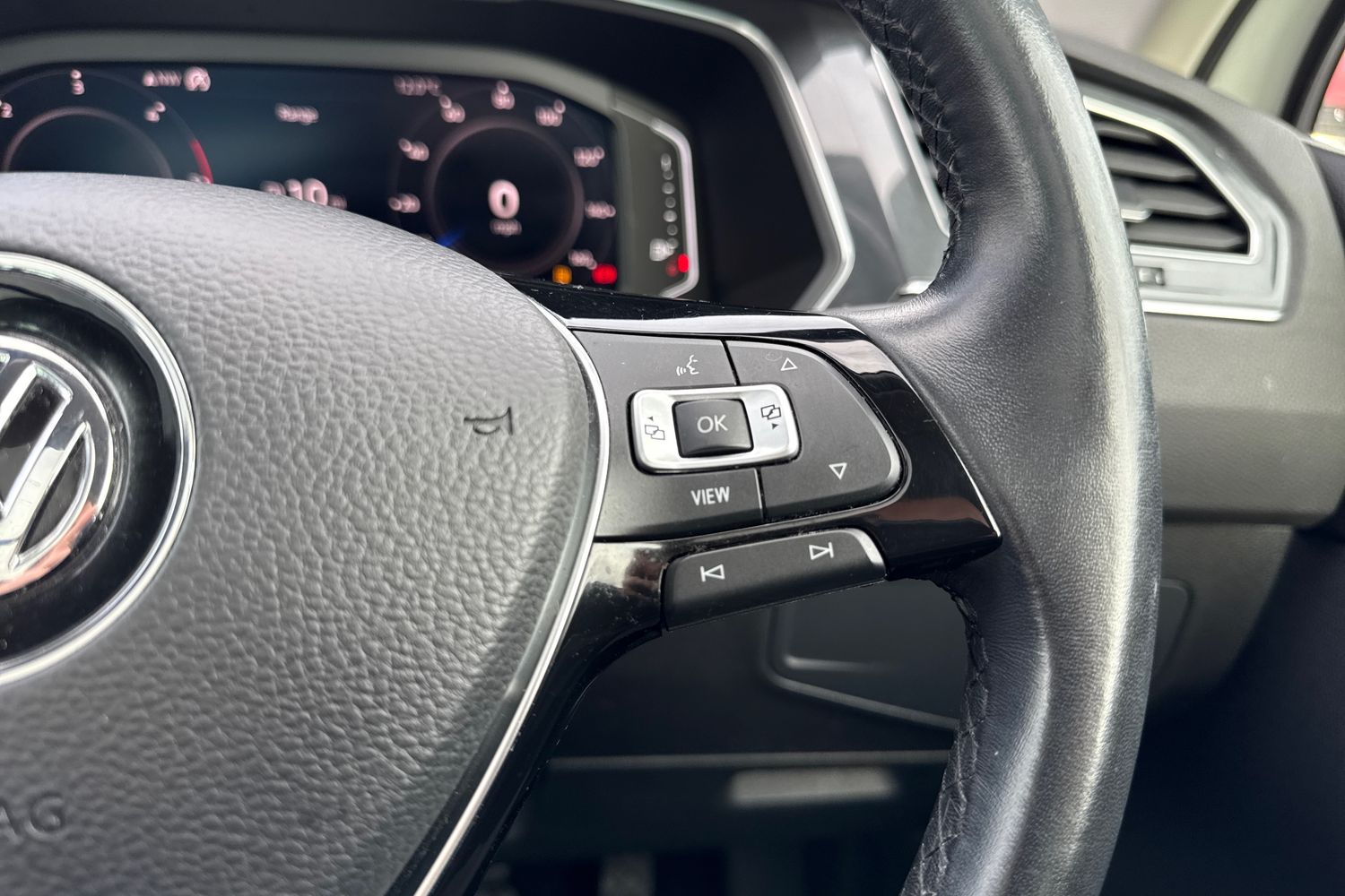 Used Volkswagen Tiguan 2018 for sale - 77849385: Photo 45