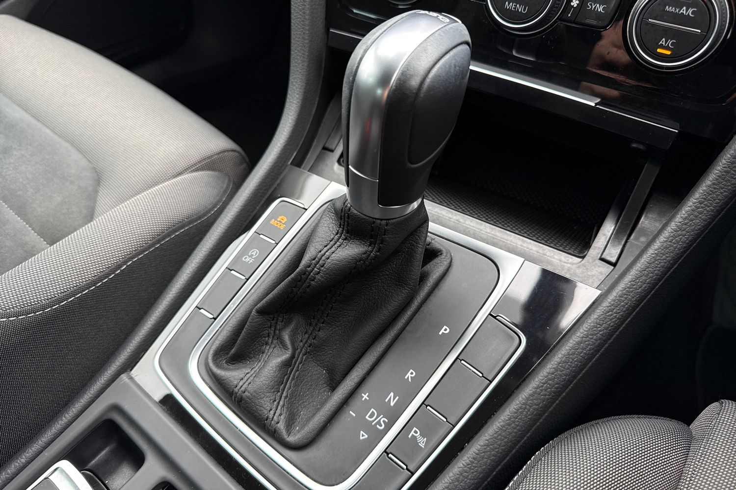 Used Volkswagen Golf 2019 for sale - 76274702: Photo 23