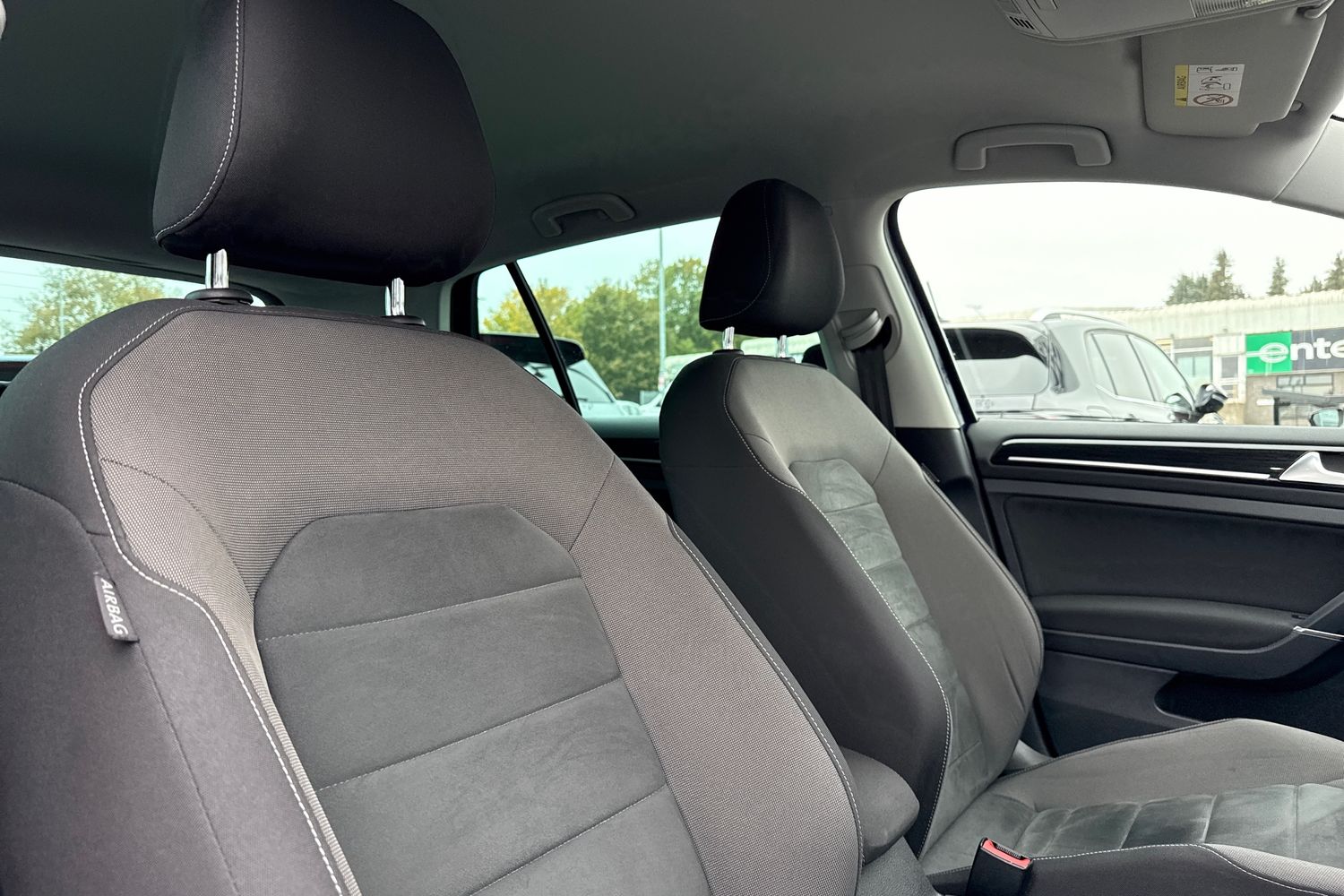Used Volkswagen Golf 2019 for sale - 76274702: Photo 24