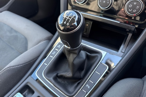 Used Volkswagen Golf 2018 for sale - 76186028: Photo 23
