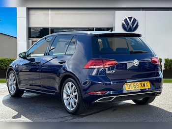 Used Volkswagen Golf 2018 for sale - 76186028: Photo 2