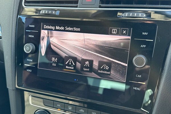 Used Volkswagen Golf 2018 for sale - 76186028: Photo 45