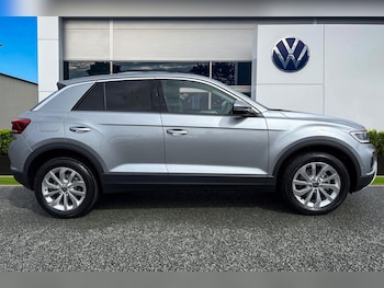 Used Volkswagen T-Roc 2025 for sale - 75700894: Photo