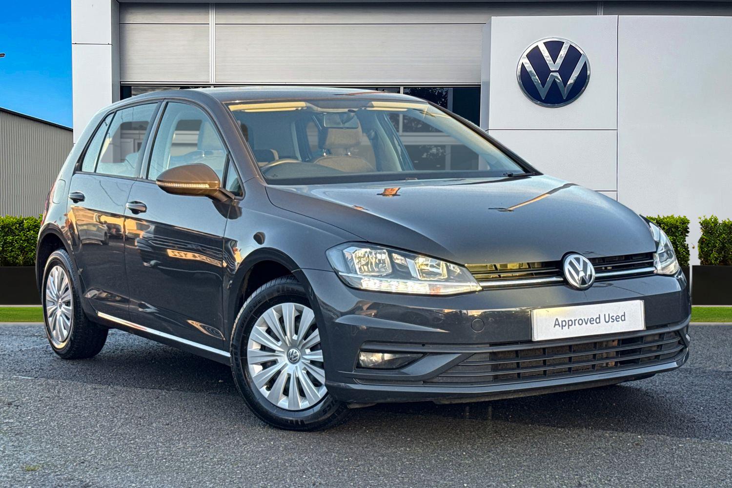 Used Volkswagen Golf 2017 for sale - 76968025: Photo 1