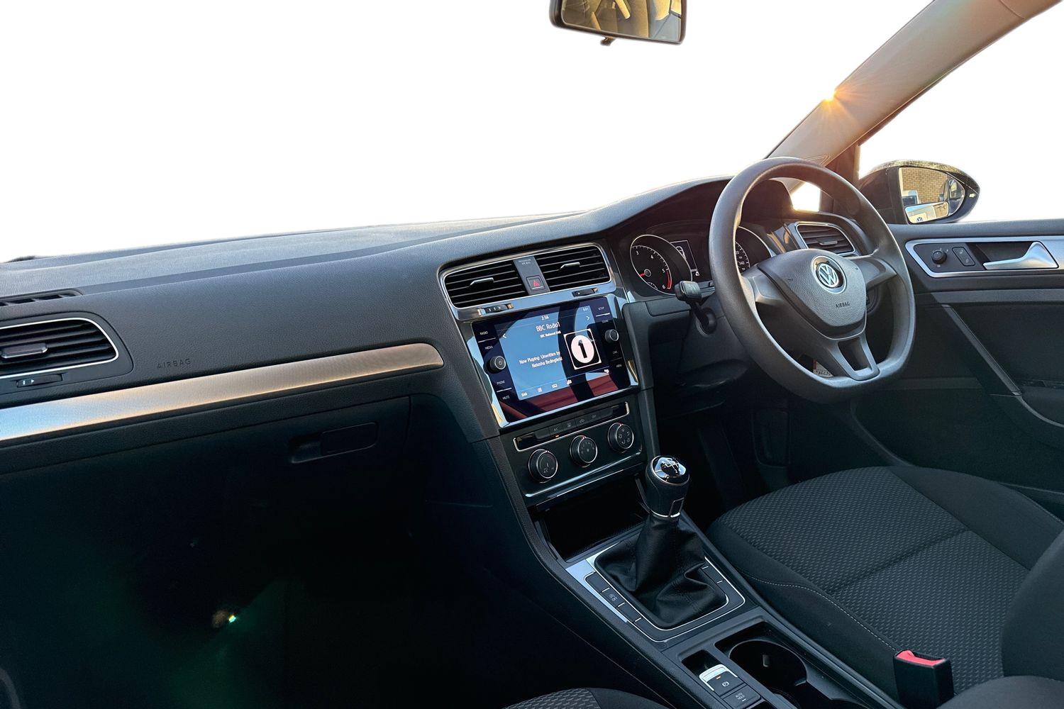 Used Volkswagen Golf 2017 for sale - 76968025: Photo 15