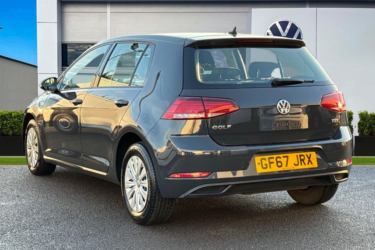 Used Volkswagen Golf 2017 for sale - 76968025: Photo 2