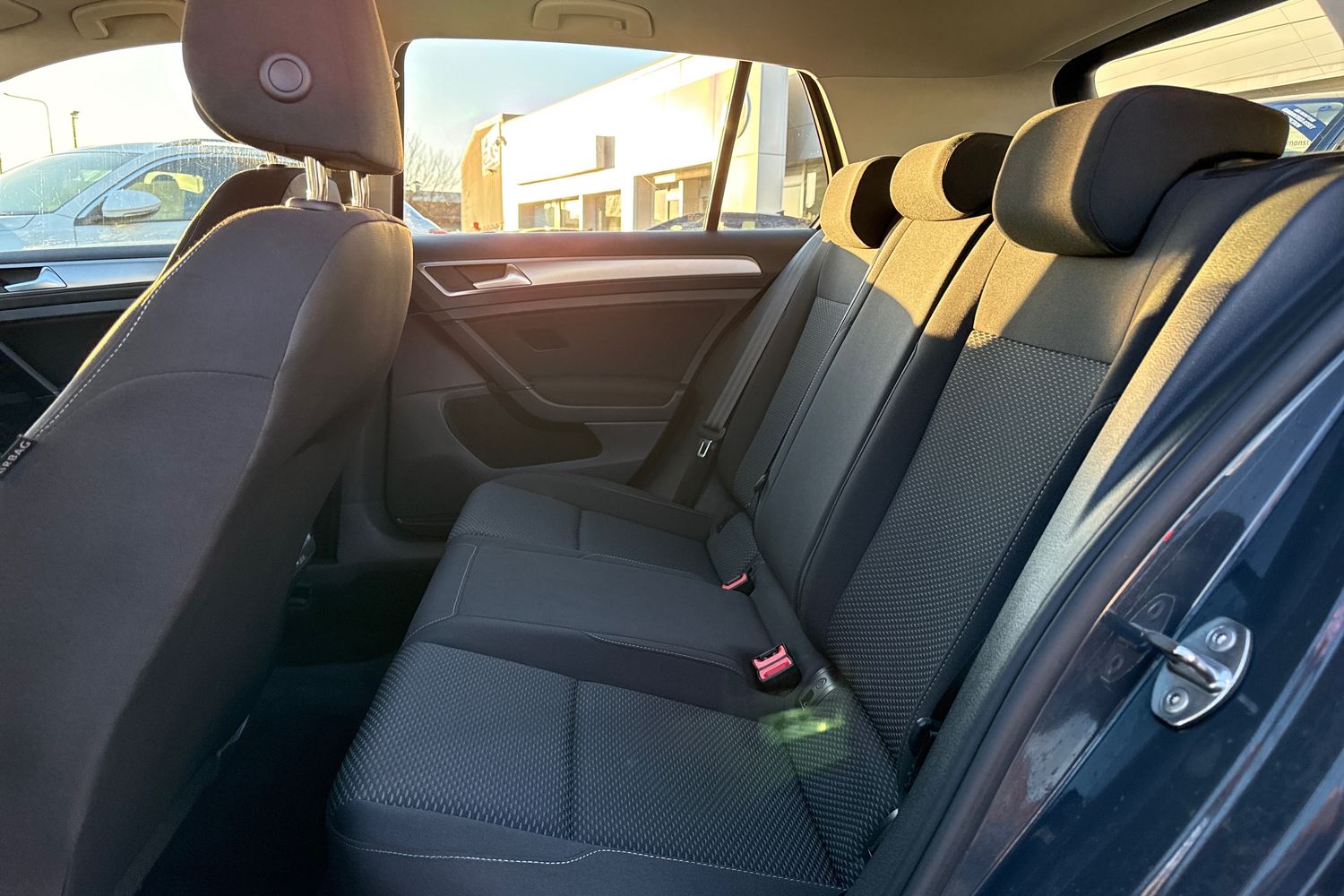 Used Volkswagen Golf 2017 for sale - 76968025: Photo 31