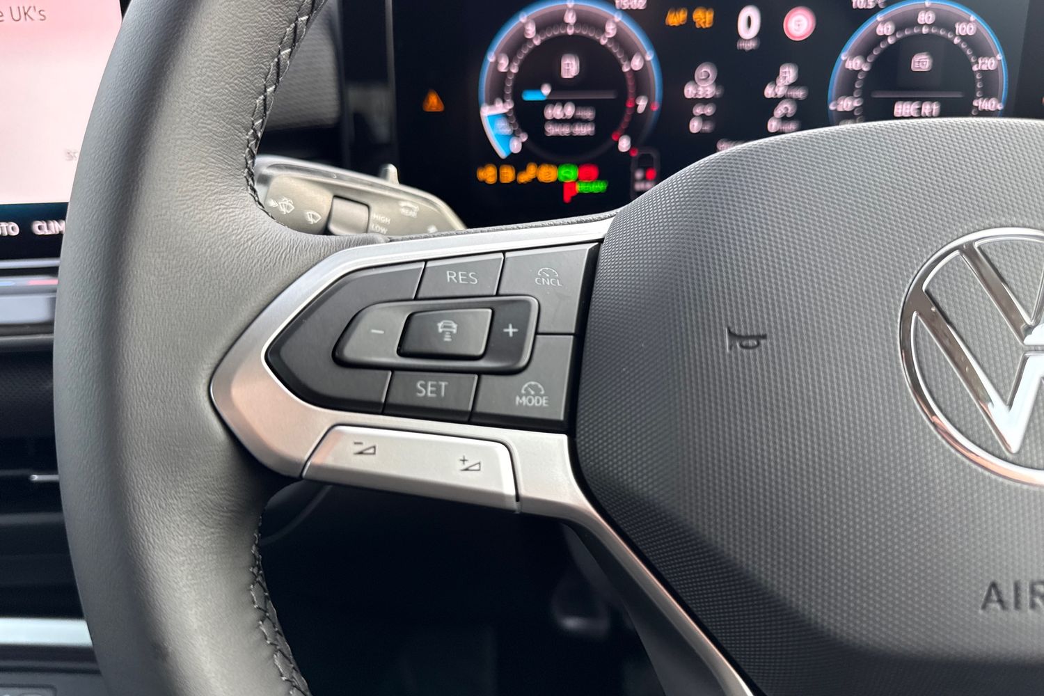 Used Volkswagen T-Roc 2026 for sale - 77973327: Photo 42