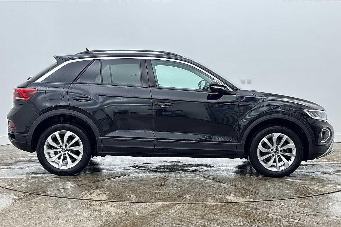 Used Volkswagen T-Roc 2025 for sale - 77747673: Photo 4