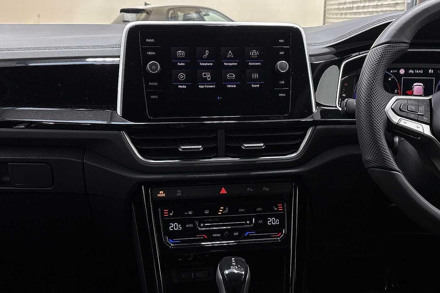 Used Volkswagen T-Roc 2025 for sale - 77262511: Photo 12