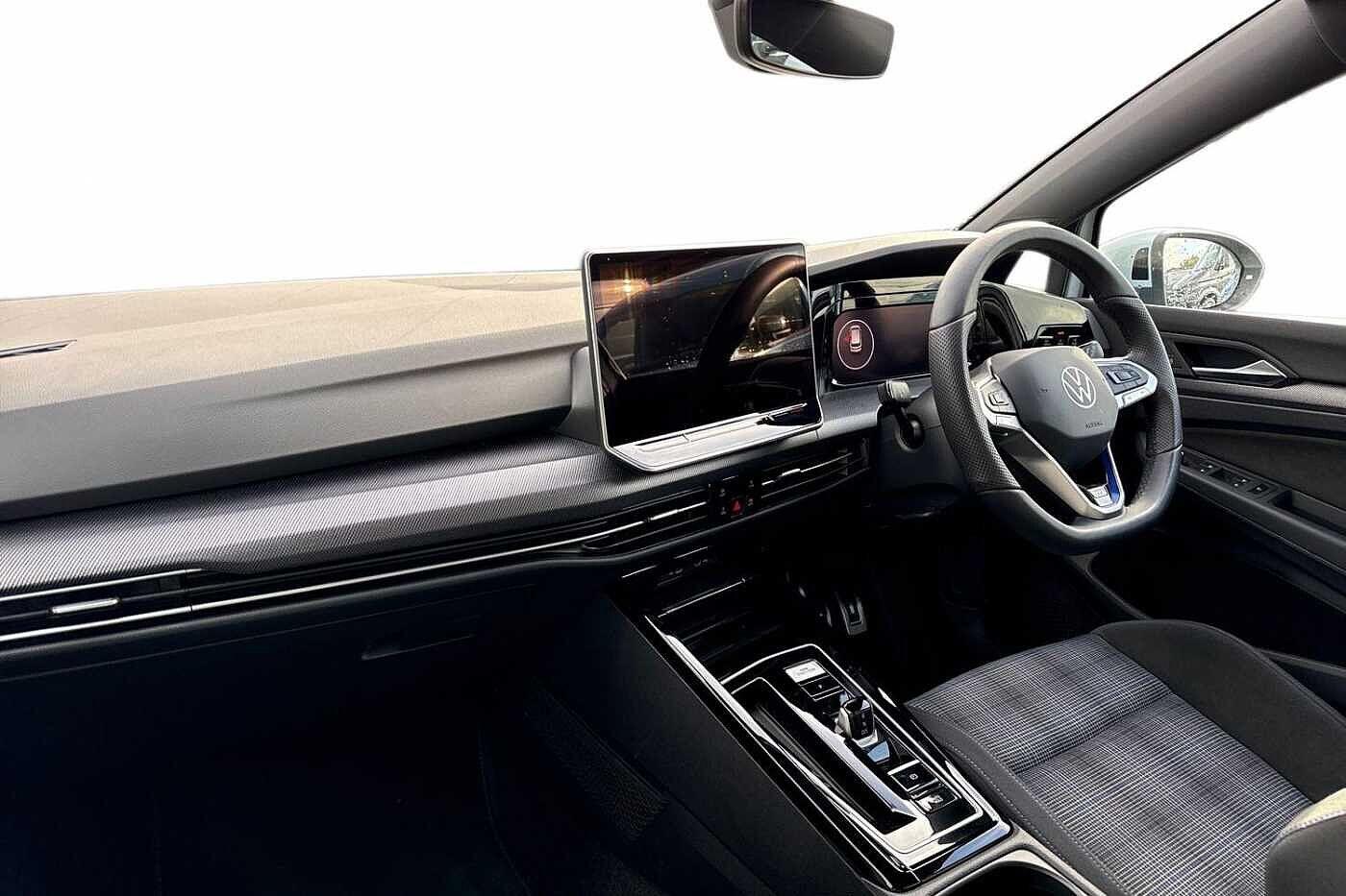 Used Volkswagen Golf 2025 for sale - 77890644: Photo 2