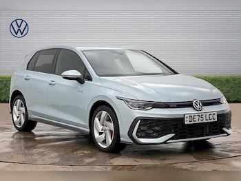 Used Volkswagen Golf 2025 for sale - 78993300: Photo