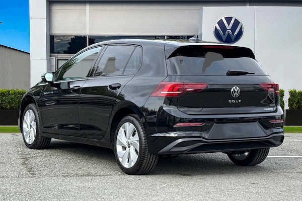 Used Volkswagen Golf 2025 for sale - 76236807: Photo 2
