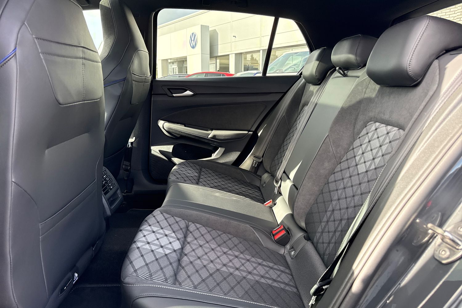 Used Volkswagen Golf 2025 for sale - 76405920: Photo 32