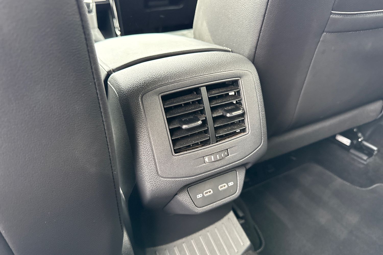 Used Volkswagen T-Roc 2024 for sale - 76836369: Photo 36