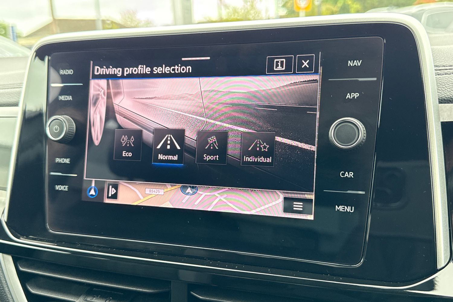 Used Volkswagen T-Roc 2024 for sale - 76836369: Photo 46