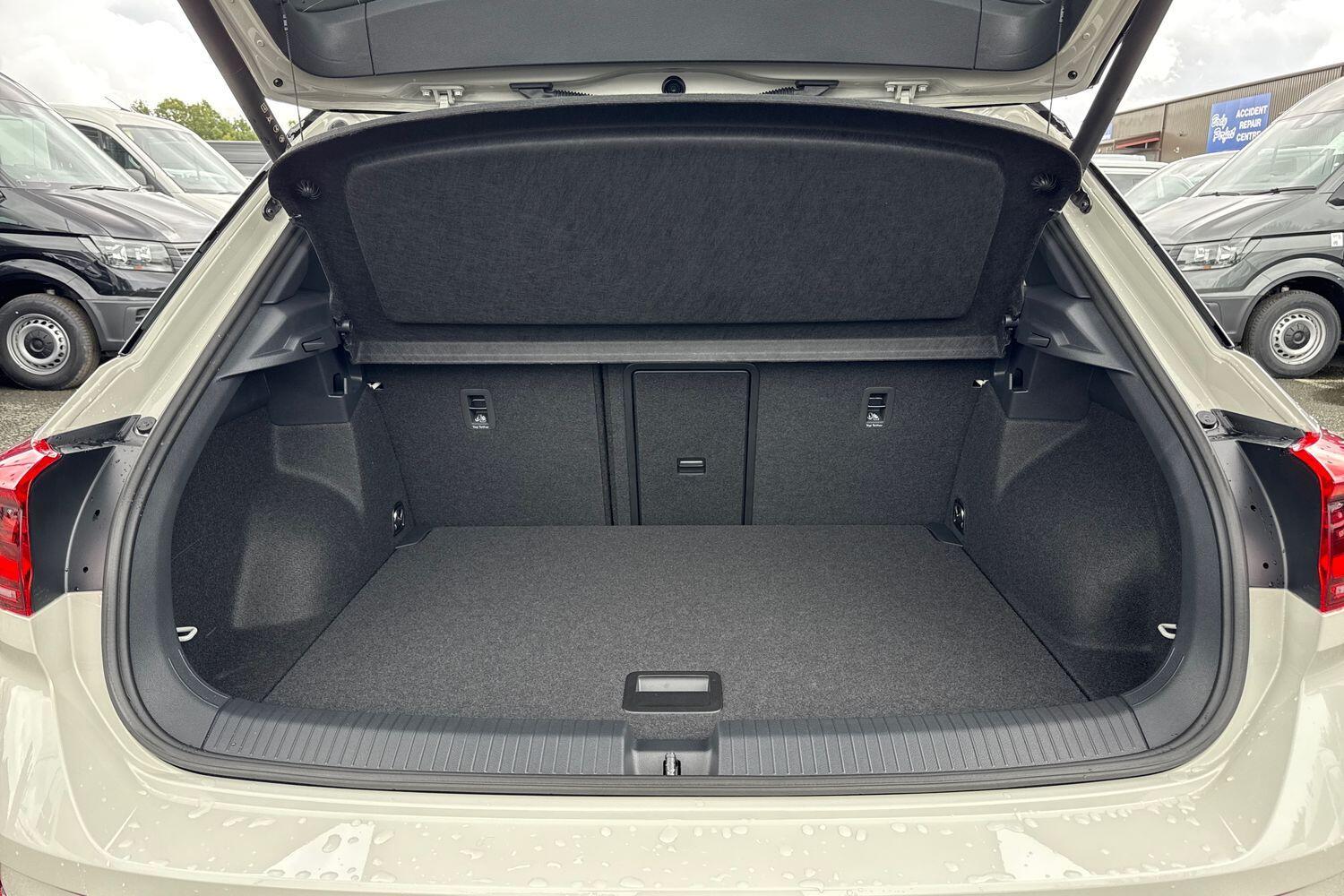 Used Volkswagen T-Roc 2025 for sale - 76827887: Photo 9