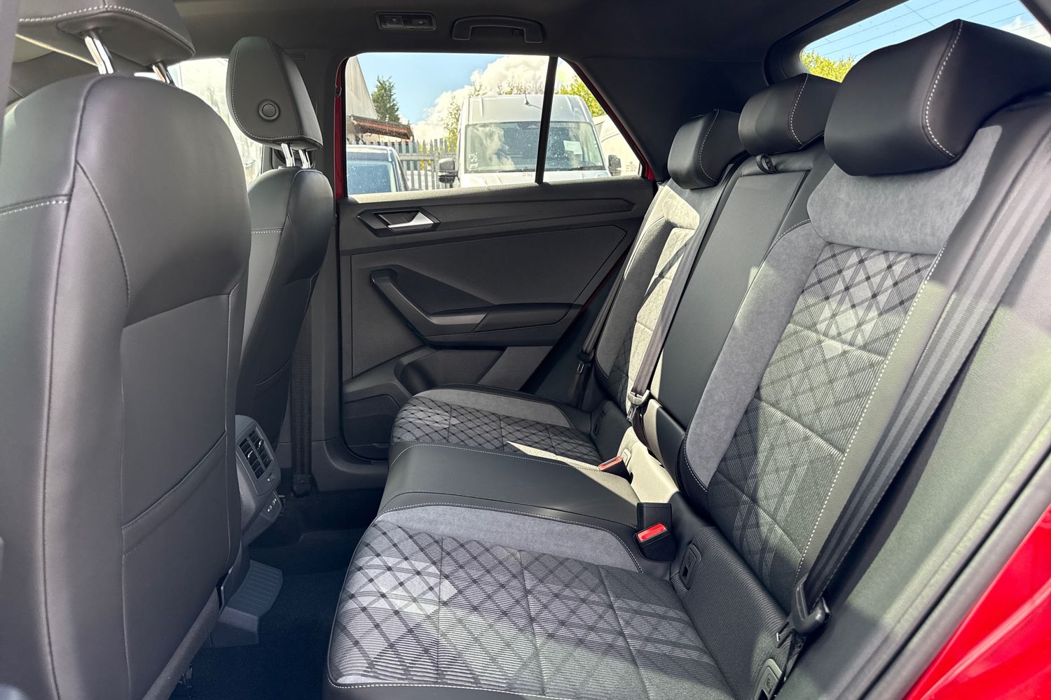 Used Volkswagen T-Roc 2026 for sale - 77355422: Photo 34