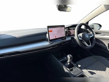 Used Volkswagen Golf 2024 for sale - 78029420: Photo