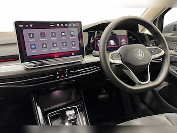 Used Volkswagen Golf 2025 for sale - 76311013: Photo 2