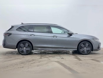 Used Volkswagen Passat 2025 for sale - 78359400: Photo