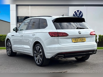 Used Volkswagen Touareg 2023 for sale - 76304784: Photo 2
