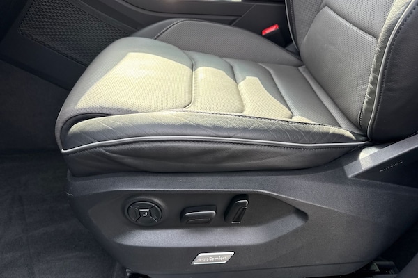 Used Volkswagen Touareg 2023 for sale - 76304784: Photo 42