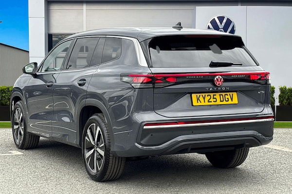 Used Volkswagen Touran 2025 for sale - 75604902: Photo 2