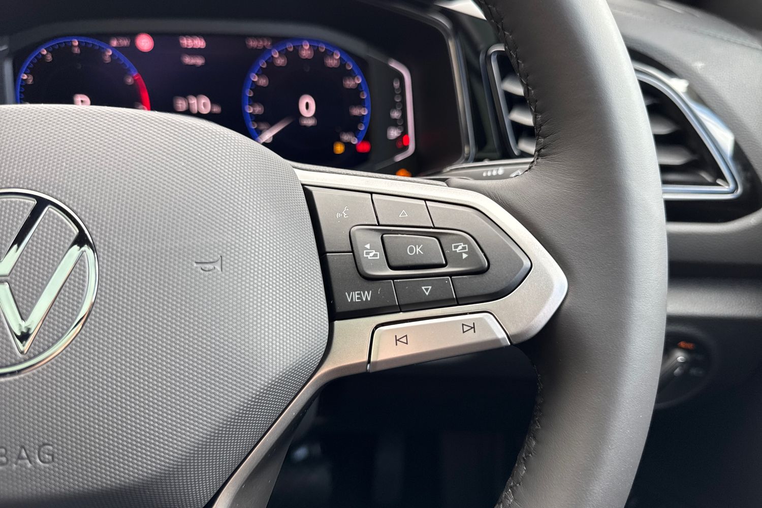 Used Volkswagen T-Roc 2025 for sale - 75970681: Photo 44