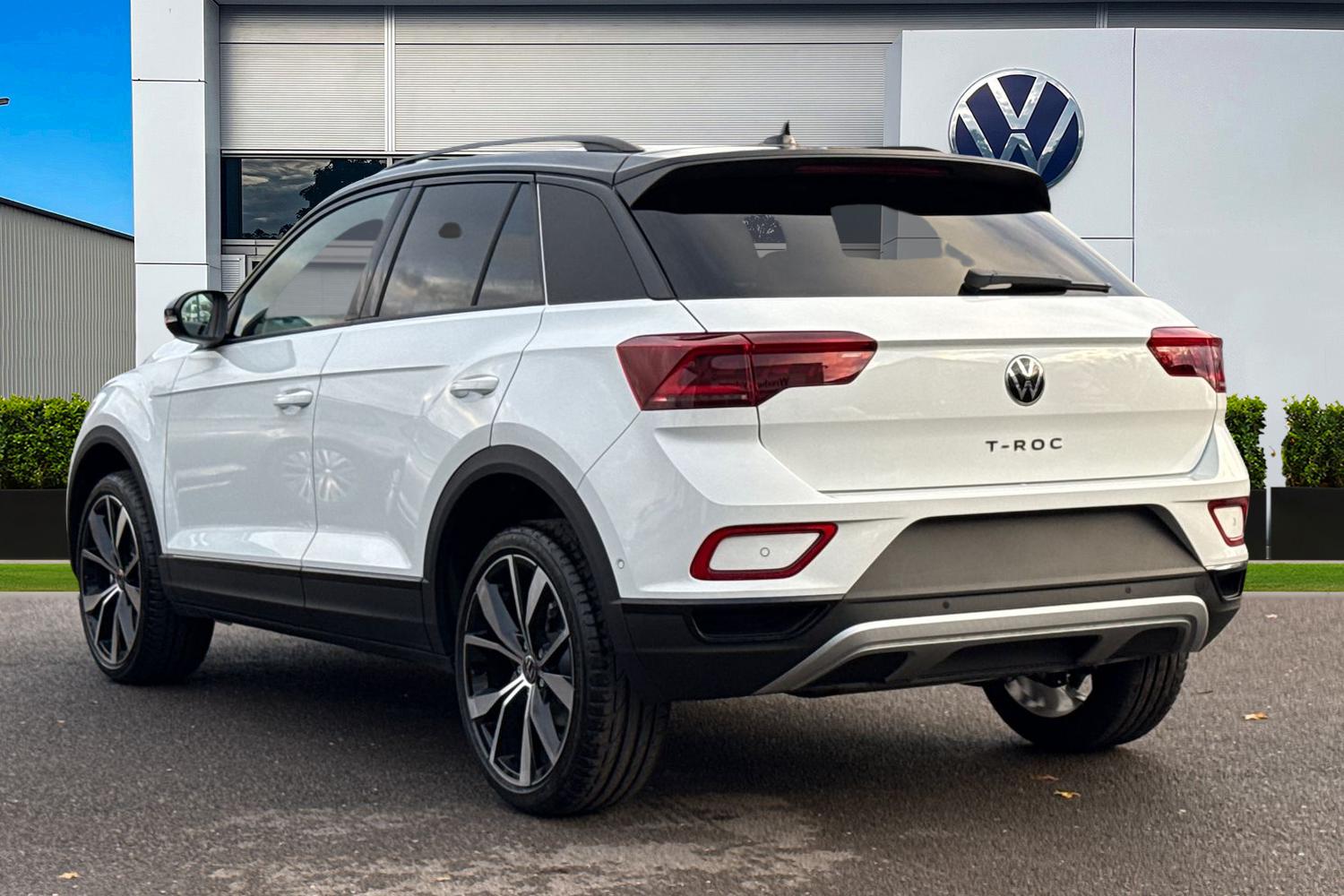 Used Volkswagen T-Roc 2025 for sale - 76395388: Photo 2