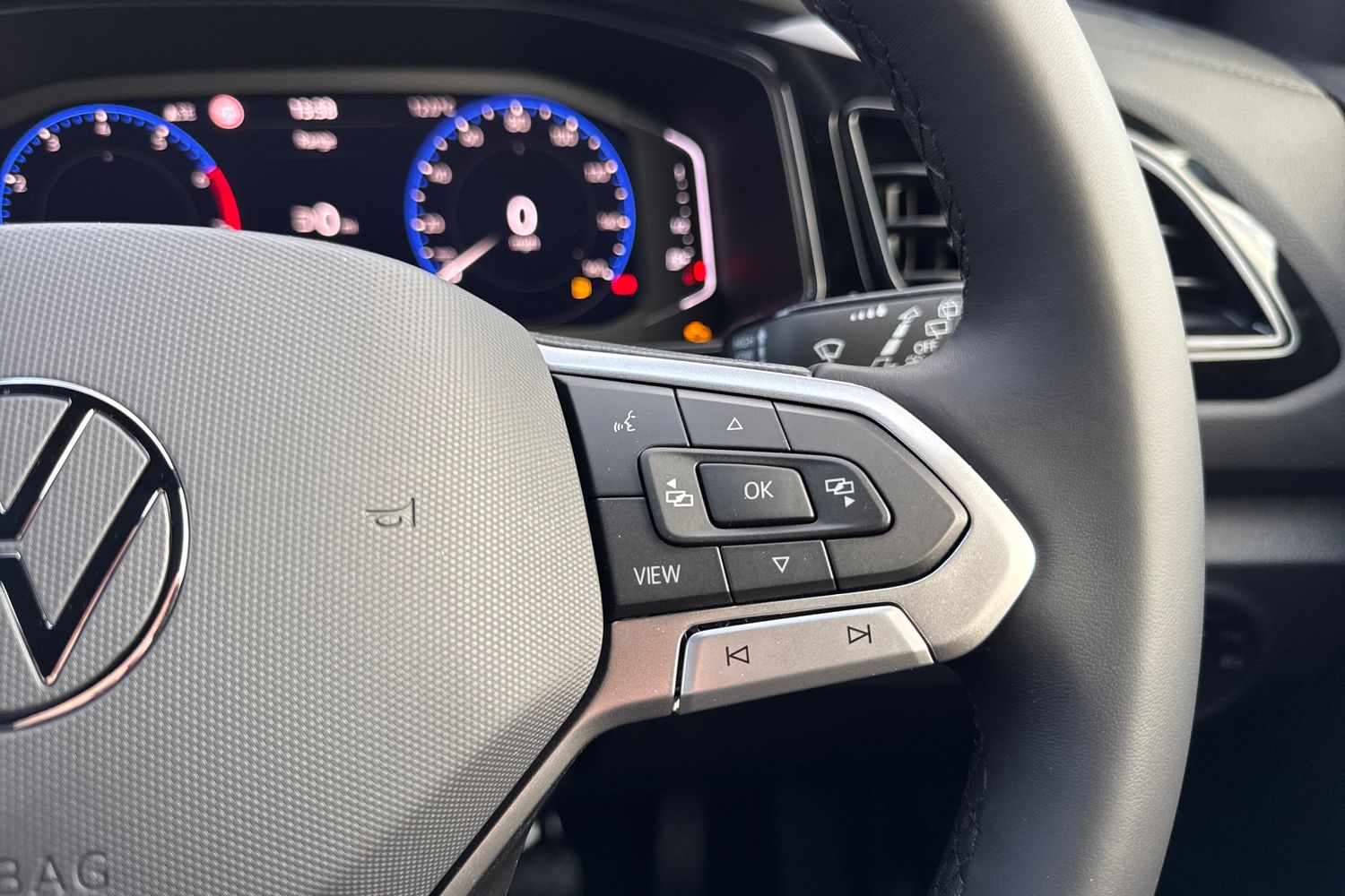 Used Volkswagen T-Roc 2025 for sale - 76395388: Photo 45