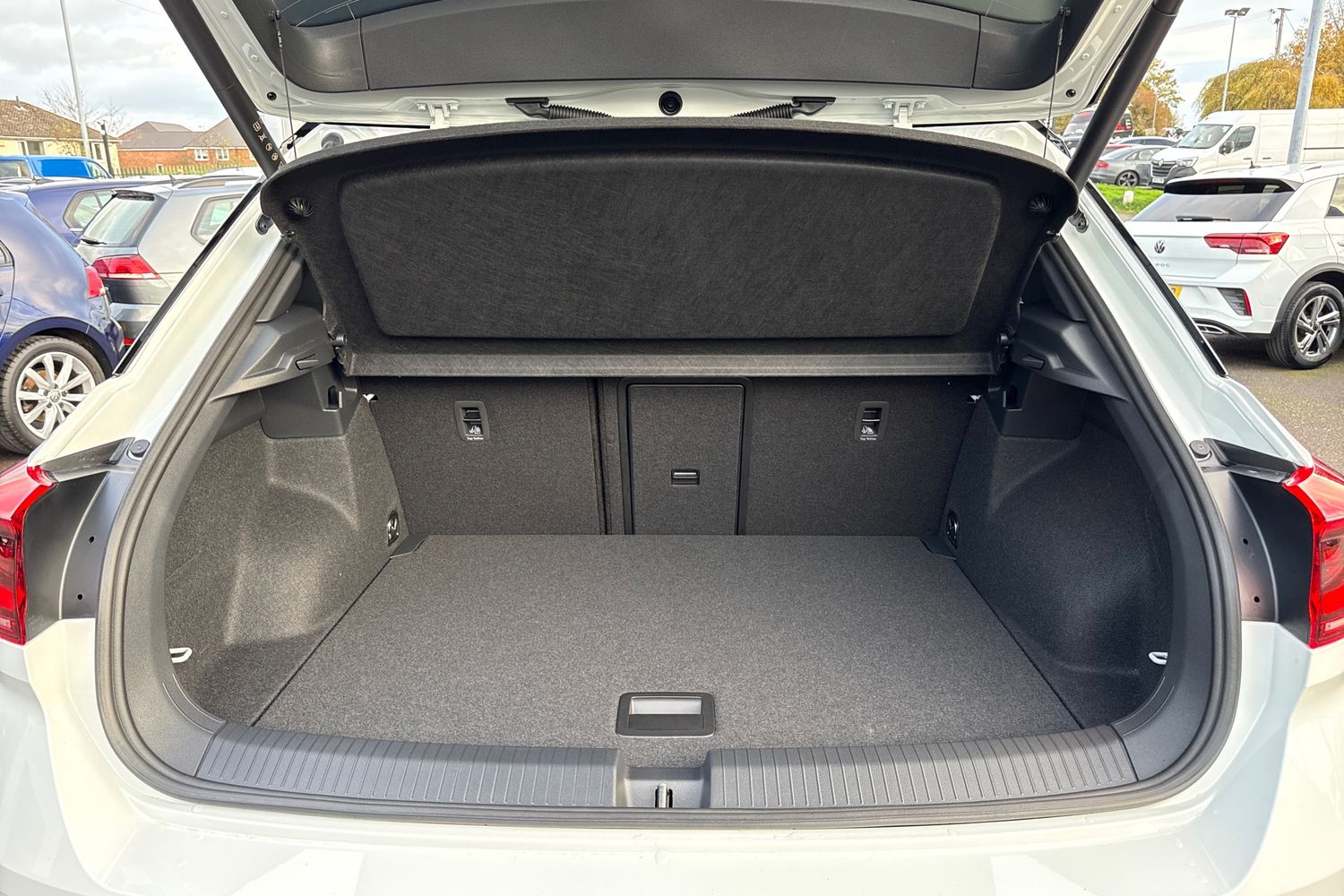 Used Volkswagen T-Roc 2025 for sale - 76395388: Photo 6