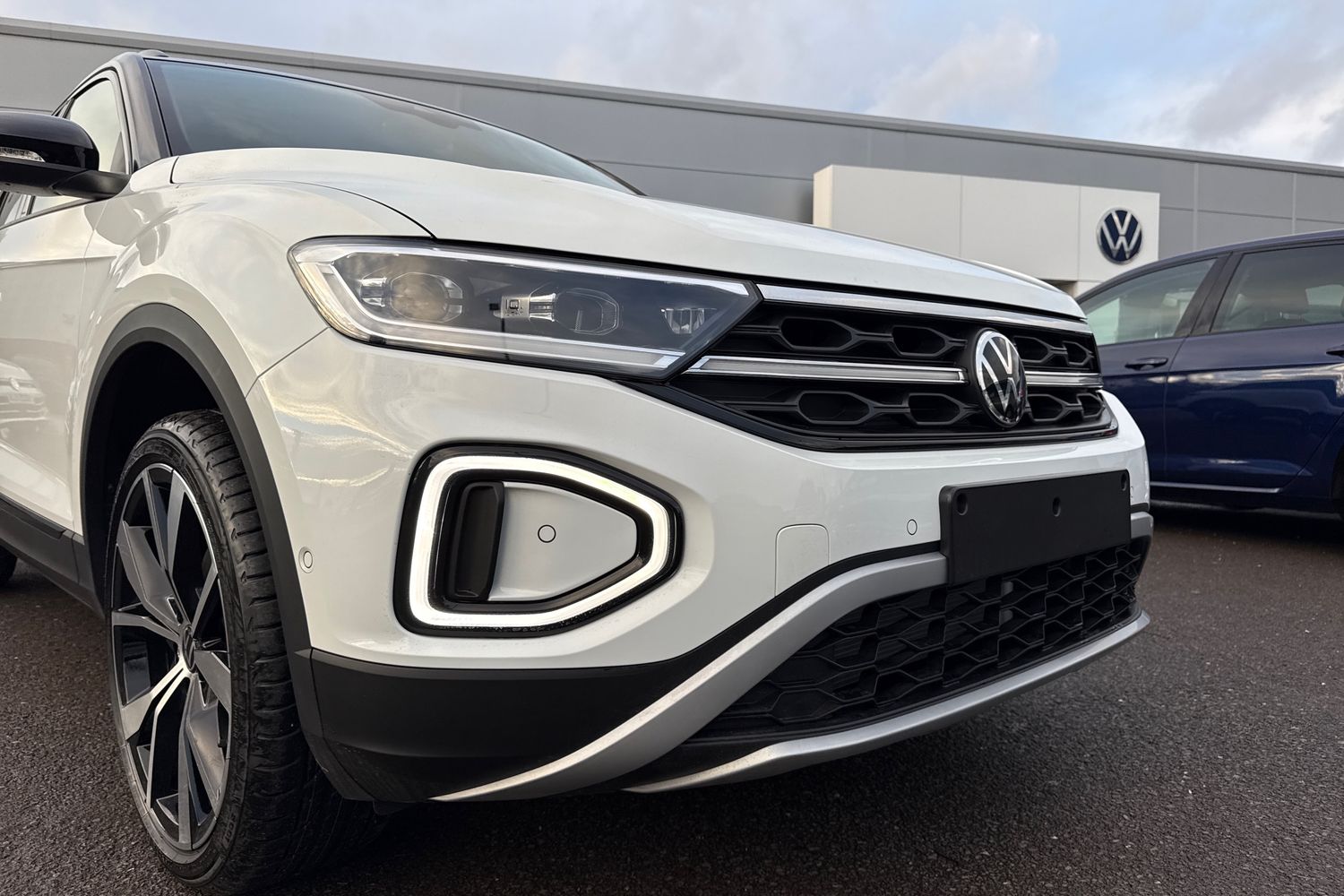 Used Volkswagen T-Roc 2025 for sale - 76395388: Photo 8