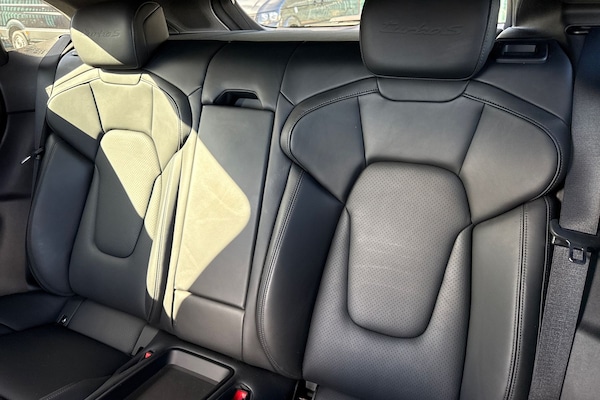 Used Porsche Taycan 2022 for sale - 76102133: Photo 19