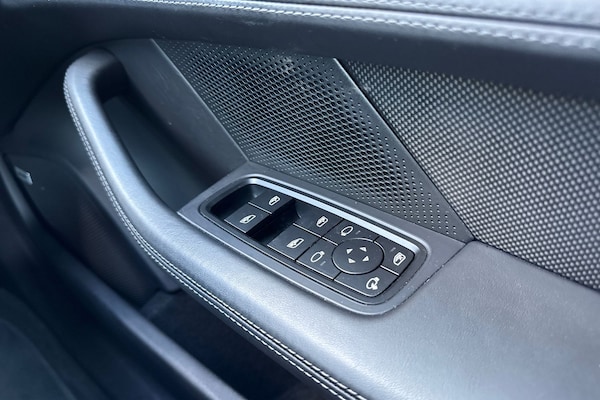 Used Porsche Taycan 2022 for sale - 76102133: Photo 21