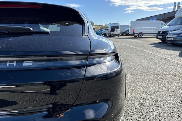 Used Porsche Taycan 2022 for sale - 76102133: Photo 26