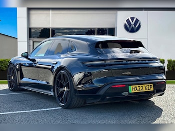 Used Porsche Taycan 2022 for sale - 76102133: Photo 2