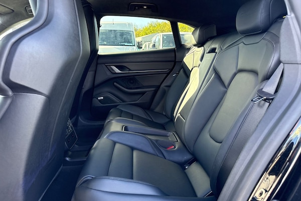 Used Porsche Taycan 2022 for sale - 76102133: Photo 35