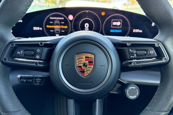 Used Porsche Taycan 2022 for sale - 76102133: Photo 49